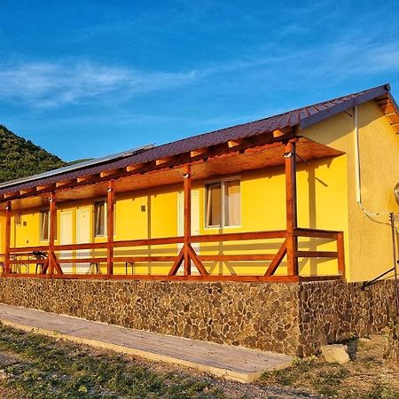 Cabana Vărad Coronini Moldova Veche Exteriör bild