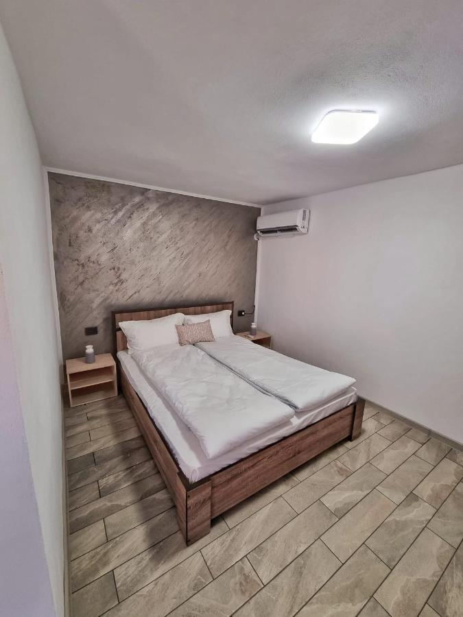 Cabana Vărad Coronini Moldova Veche Exteriör bild