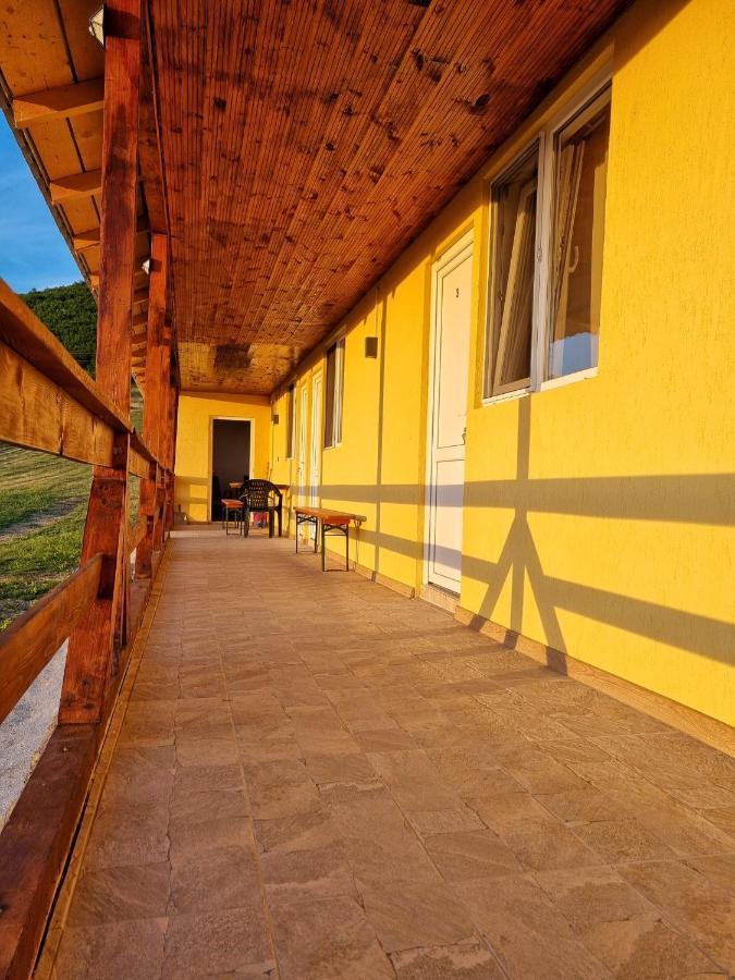 Cabana Vărad Coronini Moldova Veche Exteriör bild