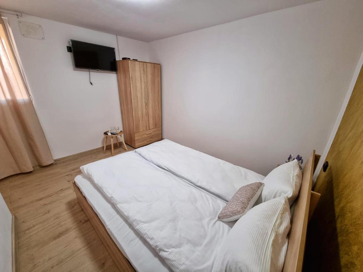 Cabana Vărad Coronini Moldova Veche Exteriör bild