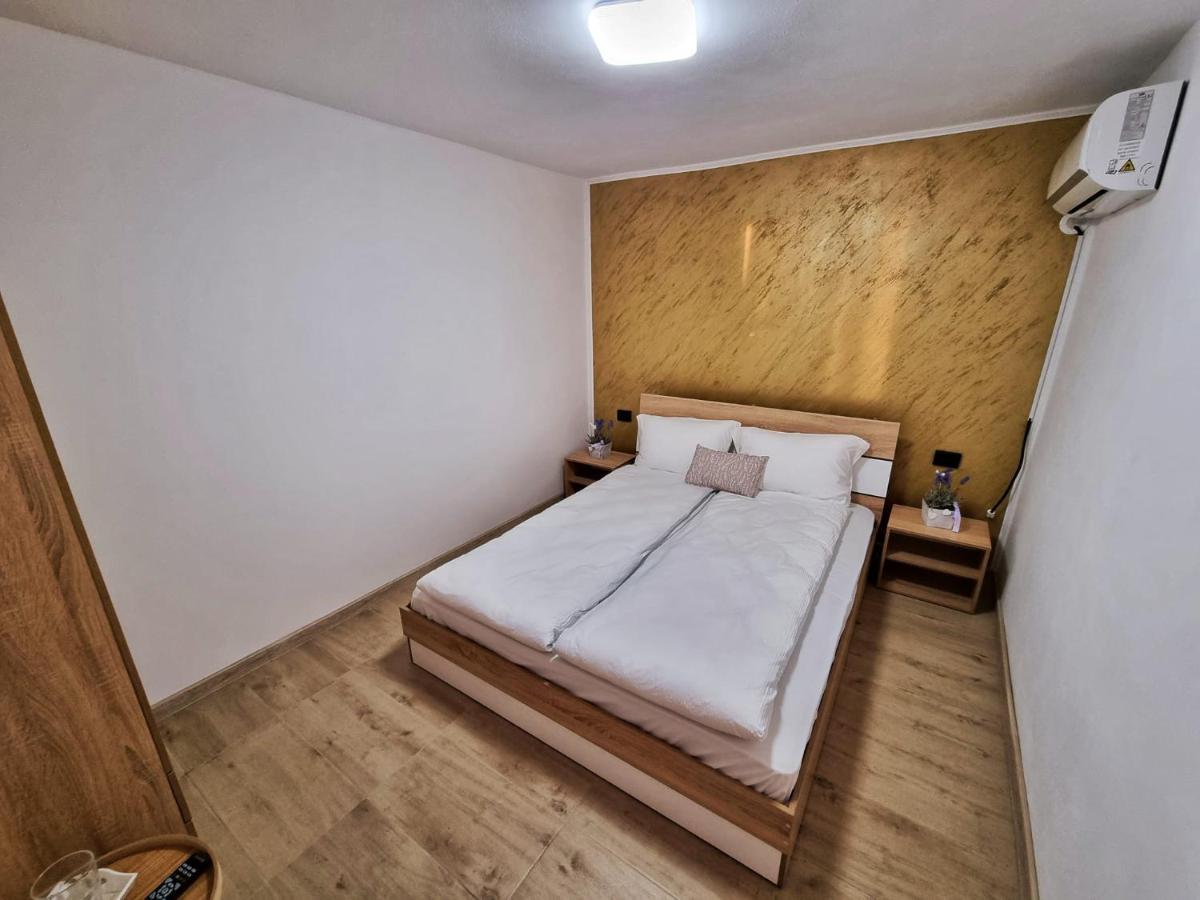 Cabana Vărad Coronini Moldova Veche Exteriör bild
