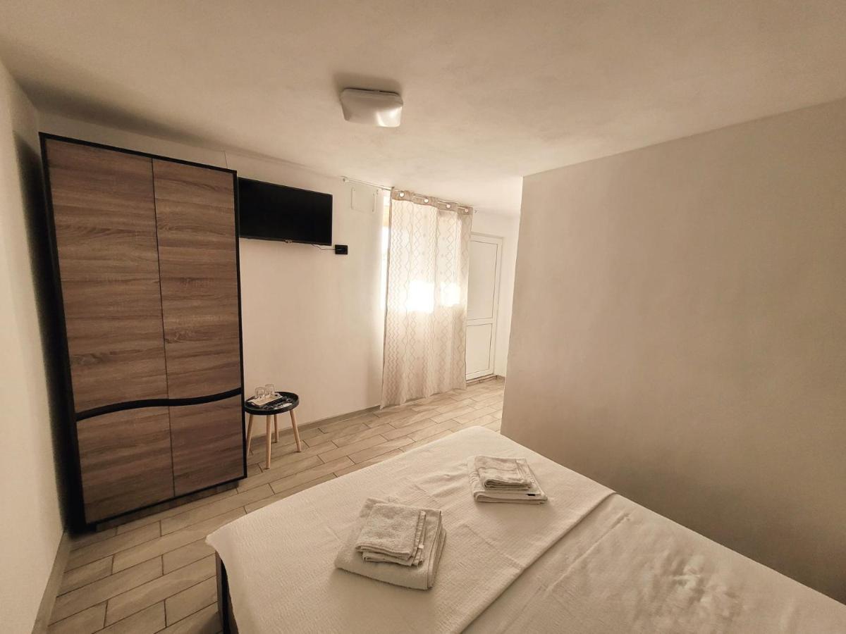 Cabana Vărad Coronini Moldova Veche Exteriör bild